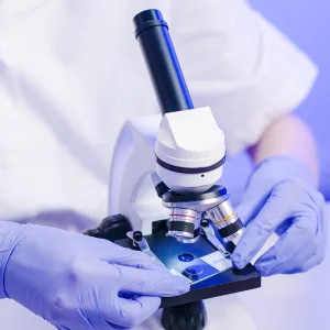 Wholesale 3 Mil Violet Nitrile Gloves, Powder Free, Chemical &amp; Puncture Resistant, Touch Screen Capable for Labs &amp; Industry