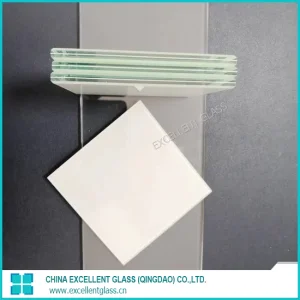 Laminated/Clear/Ultra/Translucent/Frosted/White/Tempered/Toughened/Mirror/Acoustic/Color/Tinted/PVB/Sgp/Patterned//Decorative Glass