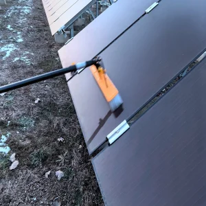 Cheap PV Cleaning Tool Solar Panel Cleaning Brush with Mini Water Pump