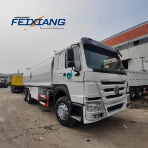 HOWO 6X4 New 25000litres Capacity Fuel Tank Truck Palm Oil Transportation Tanker Truck 371HP