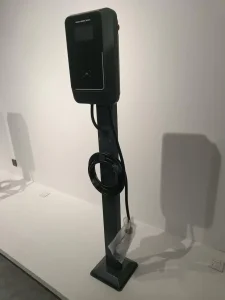 Public Use Portable 7kw AC EV Charge CCS Gbt Connector Mobile Electric Car Charger Station