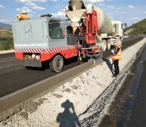 Construction Usage Concrete Curbing Paver Machine Road Curb Machine Concrete Paver Extruder Gutter Machine for Sale