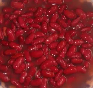 Frijoles rojos enlatados en salmuera