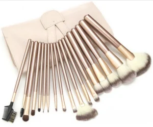 18Pcs Professional Wood Handle Synthetic Fibre Large Fan Brush Foundation Face Blending Brush Set Private Label