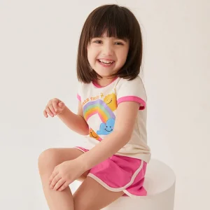 Ropa de verano 2024 Lovely and Fashion niños niña niño niño pequeño Camiseta con estampado de arco iris y pantalón corto deportivo ropa