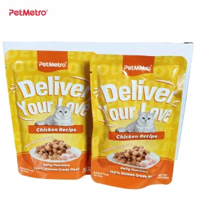 Balanced Wet Cat Diet with Soft Meat Chunks and Savory Natural Gravy Chunk Gravy Pouch