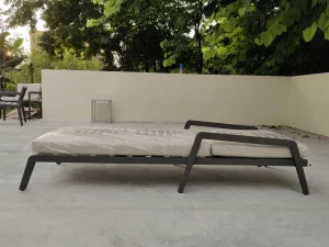 كرسي استلقاء خارجي مريح