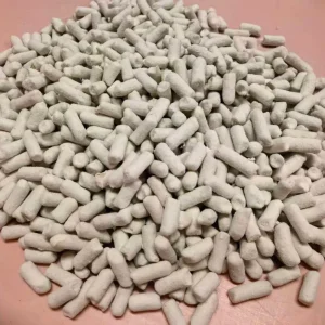A areia para gatos de pelotas de papel com baixo pó oferece excelente absorção e integridade dos torrões através da tecnologia de fibra de papel pura
