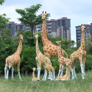 Modern Park Decoration Props Life Size Fiberglass Animal Giraffe Sculpture