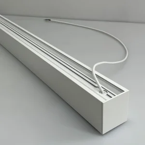 Perfis de Alumínio Brancos e Pretos com Luminárias LED Lineares Linkáveis para Iluminação de Escritórios com 140lm/W