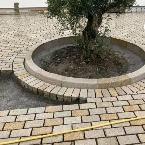 Low Price Bush-Hammmered/Flamed Finish G682 Yellow Rusty Beige Granite Paving Stone for Outdoor Landscaping Pavement