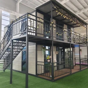 Residencia en un pueblo montañés remoto, albergue familiar modular de acero expandible en contenedor