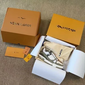 Factory Offers Wholesale 1: 1 Louis Classic Sports Skateboarding Shoes for Both Men and Women Brand Replica Sneaker