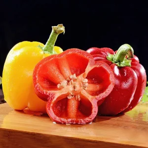 Pimientos rojos en cubos congelados de alta calidad