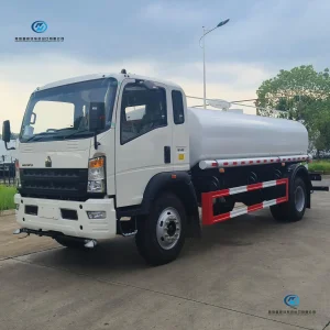 Sinotruk New Used HOWO Drinking Cleaning Fire Fighting Sprat Sweeper Cargo Van Lorry Bowser Delivery Transport Road Sprinkler Barrow Water Tank Tanker Truck
