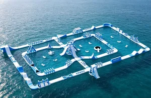 Isla de Parque Acuático Flotante Modular Gigante - Curso de Obstáculos Inflable de Grado Comercial con Toboganes y Paredes de Escalada para Resorts en el Mar, Parque Acuático, Aquapark