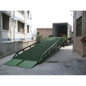 China Factory Mobile Wheelchair Lift with Telescoping Mechanism for Loading Platform & Ramp Vertical Lift Forklift Dock Ramp
