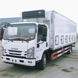 Factory Price Isuzu Livestock Chicks and Poultry Transport Vehicle Truck