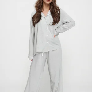 Conjunto de pijama de fibra de bambú ecológico y cómodo para damas