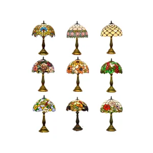 Crecobo Tiffany Lamp