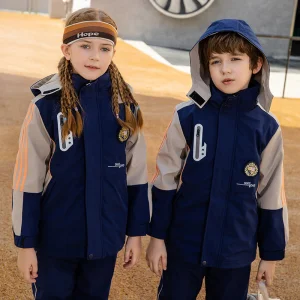 Juego de 3 piezas Traje para niños Escuela Primaria Hotel Venta uniforme de invierno Nuevo estilo 2024