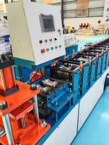 Línea de producción de perfil de puerta enrollable de garaje fabricada en China para máquina de conformado en frío
