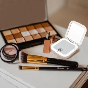 Power Bank 1X/5X Magnification LED Compact Travel Makeup Mirror with Light Gms301