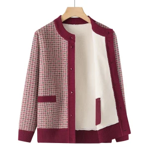 Women's Winter Outerwear with Fleece Lining for Middle-aged and Elderly Ladies, Suitable for Autumn and Winter.