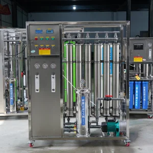 Sistema de Filtração de Água por Osmose Reversa com uma Capacidade de 1.5 Toneladas Por Hora
