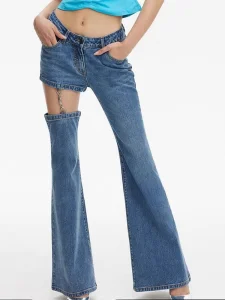 Calça Jeans Flare Feminina com Metal da Ladies Street