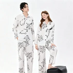 Conjunto de pijama a rayas para pareja de manga larga