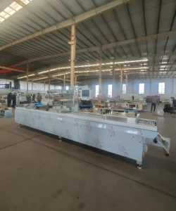 Thermoforming Vacuum Packaging Machine, for Sausages, Fish Products and Pastries; for Factory and Commercial Use.