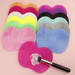 Small New Silicone Scrubbing Mat Suction Cup Cleaning Pad Beauty Tool Makeup Brush Cleaner 15.5x11.5cm Home Use Multiple Colors