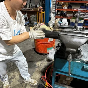 Top-Selling Aluminum Hydraulic Tailgate for Loading and Unloading Vehicles, 12/24V.