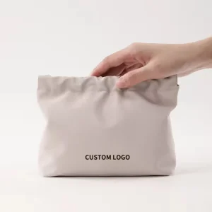 2026 Custom Portable Waterproof Wrinkled Snap Closure Makeup Bag Custom Travel Storage Leather Pouch Small Cosmetic Bag