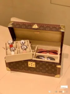 China Handcrafted LV Inspired MCOFFRET Accessoires Hard Trunk Manufacturers, Products