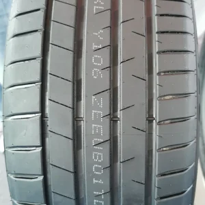 Low Prices Wholesale Manufacture R12 R13 R14 R15 R16 R17 R18 PCR Passenger Car Tires