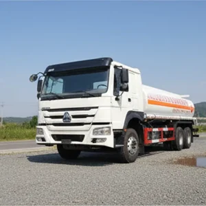 Heavy Duty Large Volume LPG LNG HOWO Stainless Steel Aluminum Alloy Corrosion Resistant Tank Body Tanker Liquid Chemical Oil Fuel Tank Truck