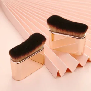 Giant Flat Curved Wave Foundation Blender Brush