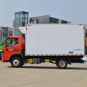 Dongfeng Dollicar Precision Cooled Compressor Truck Refrigerator Refrigerated Truck