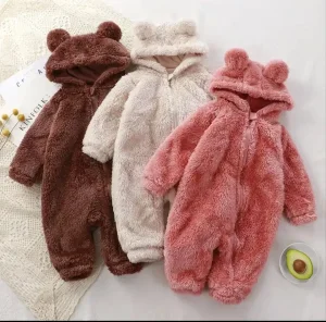 Ropa de escalada recién nacida