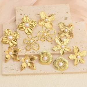 HL OEM/ODM Trendy Flower Retro Style Imitation Pearl High-End Feeling 18K Gold Plated Stainless Steel Stud Earrings