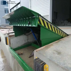 Efficient Loading and Unloading Adjustable Steel Swing Lip Dock Leveler