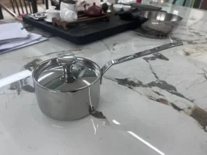 مقلاة من الفولاذ المقاوم للصدأ