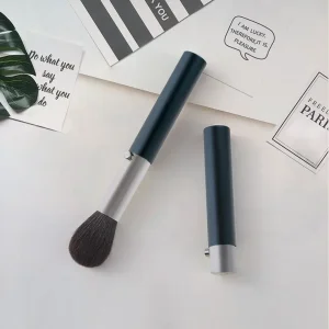 Brocha de rubor de maquillaje retráctil