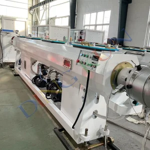 آلة تصنيع أنابيب CPVC البلاستيكية / خط إنتاج أنابيب PVC المزدوجة / آلة صنع أنابيب الق conduit الكهربائية PVC / ماكينة بثق أنابيب المياه UPVC مع السعر