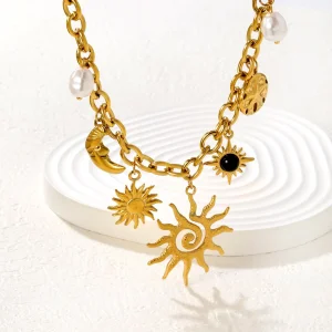 مجموعة مجوهرات بارزة 18K