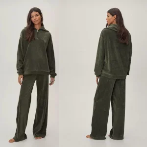 China Supplier Guangzhou Factory Wholesale Bulk Hot Popular Velvet Corduroy Relaxed Knitted Women Leisure Household Women Loungewear