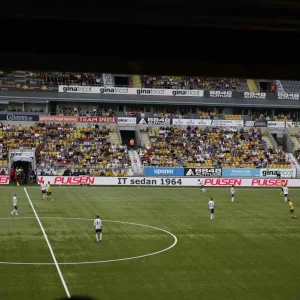 High Brightness P10 Outdoor LED Billboard Football Stadium LED Scoreboards P10 Full Color Advertising LED Displays