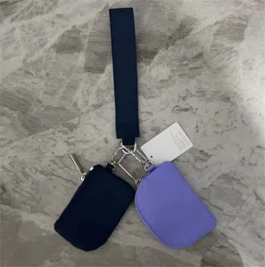 Hands-free pouch